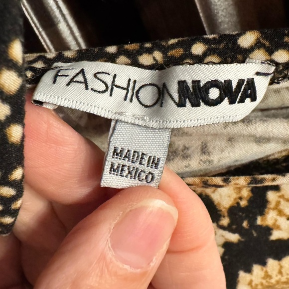 Fashion nova Mexico Snake Print Top XL Pit to pit 24in length 28in - Picture 4 of 4